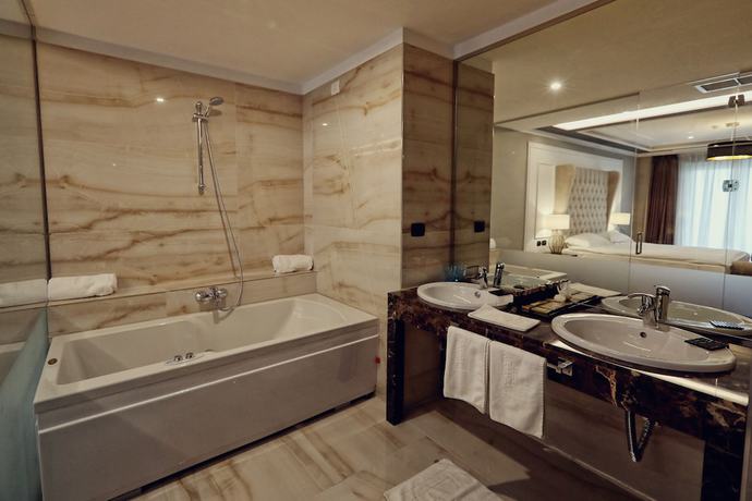 Imagen de la habitación del Hotel Premium Beach Hotel. Foto 8