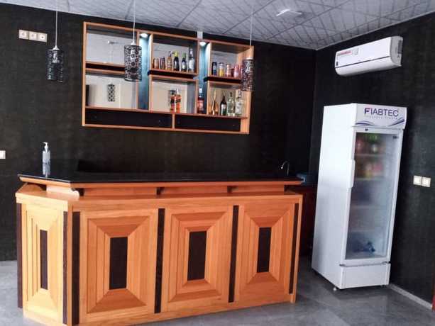 Imagen del bar/restaurante del Hotel Premium, Douala. Foto 3