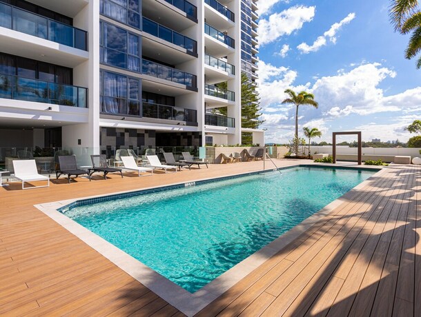 Imagen de la piscina del Hotel Premium Ocean View Apartment by Serain Residences. Foto 9