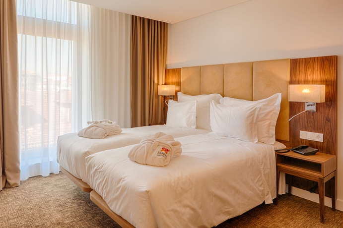 Imagen de la habitación del Hotel Premium Porto Downtown. Foto 8