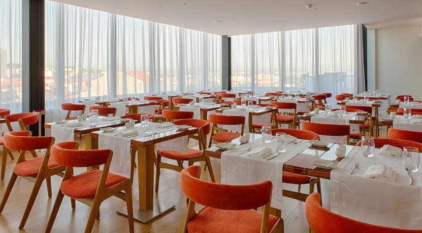 Imagen del bar/restaurante del Hotel Premium Porto Downtown. Foto 3