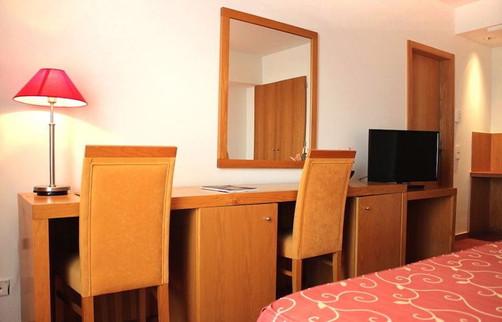 Imagen de la habitación del Hotel Premium Porto Maia. Foto 9