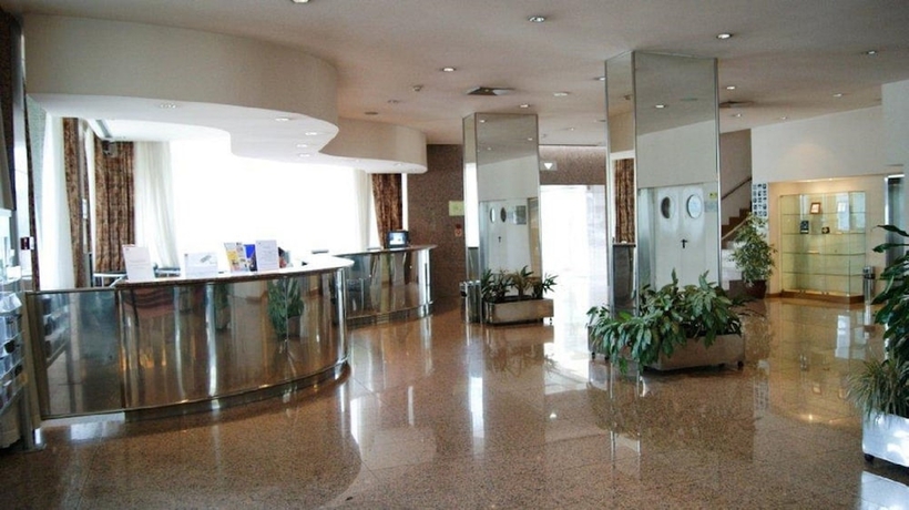 Imagen de los interiores del Hotel Premium Porto Maia. Foto 18