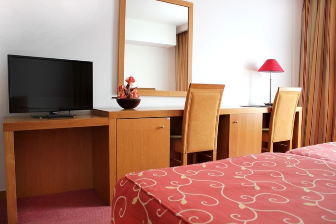 Imagen de la habitación del Hotel Premium Porto Maia. Foto 14