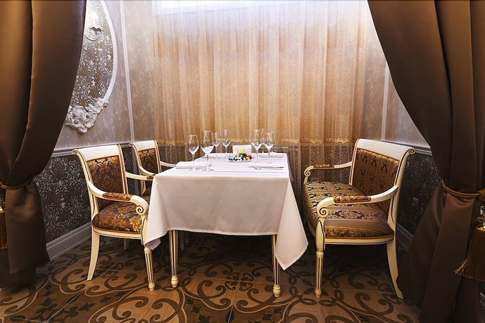 Imagen del bar/restaurante del Hotel Premium Pushkin. Foto 2