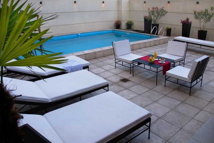 Imagen general del Hotel Premium Tower Suites. Foto 2