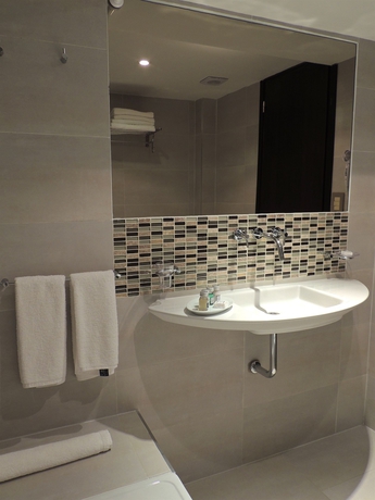 Imagen de la habitación del Hotel Premium Tower Suites San Luis. Foto 2