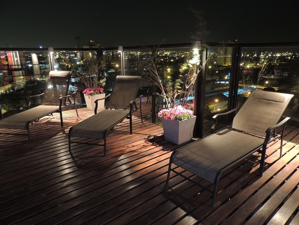 Imagen de la piscina del Hotel Premium Tower Suites San Luis. Foto 9