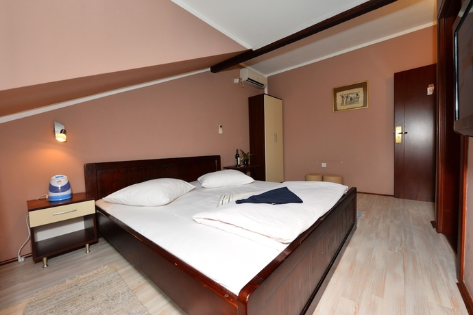 Imagen de la habitación del Hotel Prenociste Stojic Novi Sad. Foto 7