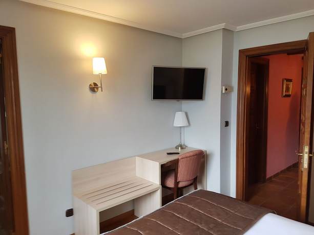 Imagen de la habitación del Hotel Presa. Foto 5