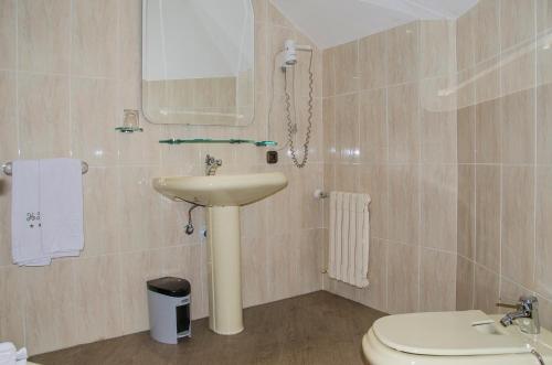 Imagen de la habitación del Hotel Presa. Foto 18