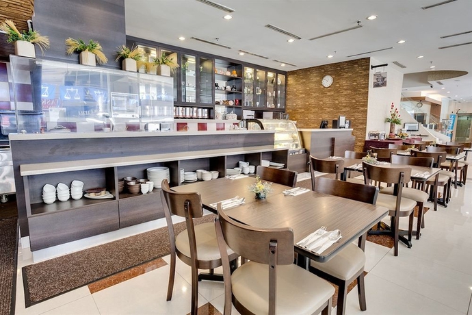 Imagen del bar/restaurante del Hotel Prescott Kl Medan Tuanku. Foto 3