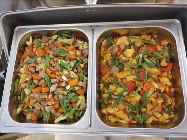 Imagen del bar/restaurante del Hotel Present. Foto 5