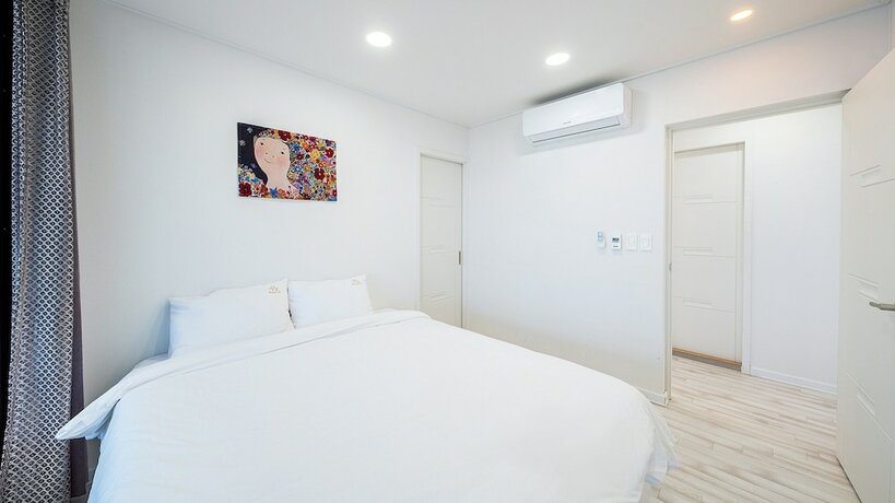 Imagen de la habitación del Hotel Present Poolvilla. Foto 11