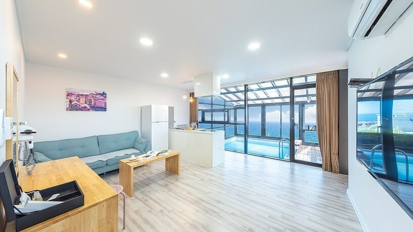 Imagen de la habitación del Hotel Present Poolvilla. Foto 16