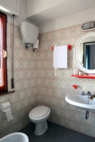 Imagen de la habitación del Hotel President, Acquaviva Picena. Foto 10