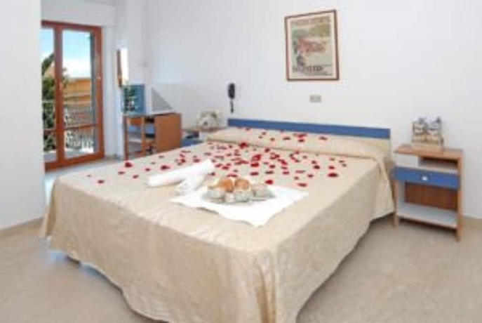 Imagen de la habitación del Hotel President, Acquaviva Picena. Foto 15