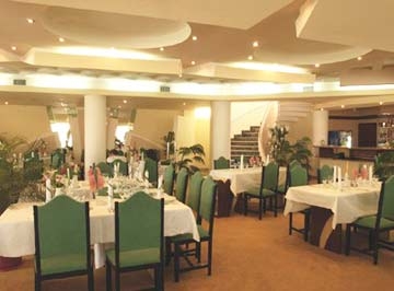 Imagen del bar/restaurante del Hotel President, Arad. Foto 1