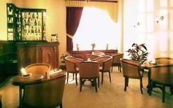 Imagen del bar/restaurante del Hotel President By Hrazdan Cjsc. Foto 2