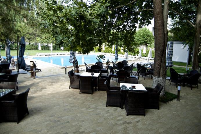 Imagen del bar/restaurante del Hotel President By Hrazdan Cjsc. Foto 5