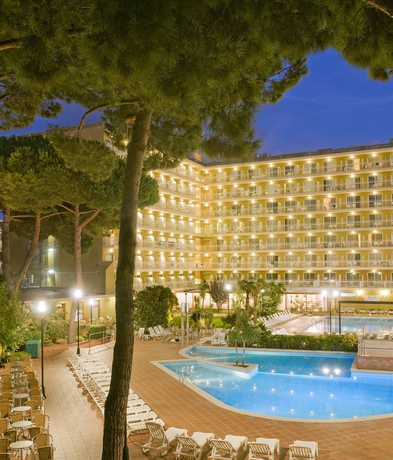 Imagen de la piscina del Hotel President, Calella. Foto 6