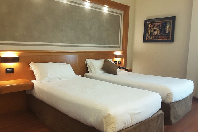 Imagen de la habitación del Hotel President, Correggio. Foto 5