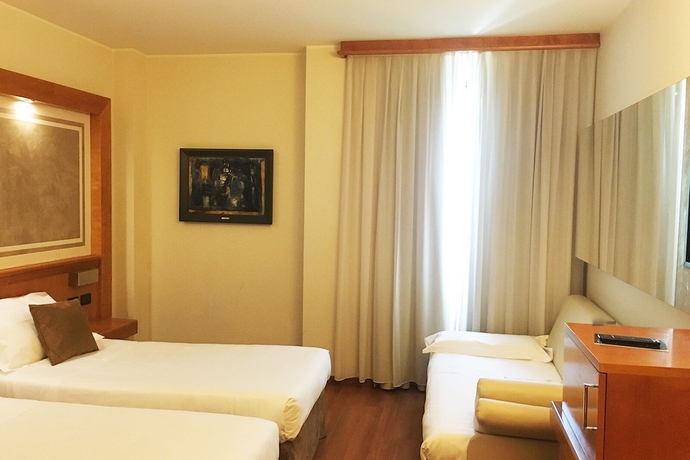 Imagen de la habitación del Hotel President, Correggio. Foto 9