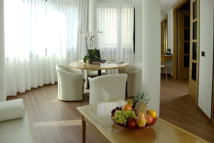 Imagen de la habitación del Hotel President, Correggio. Foto 12