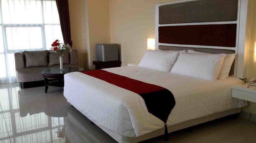 Imagen del bar/restaurante del Hotel President Executive Club, Cikarang. Foto 2