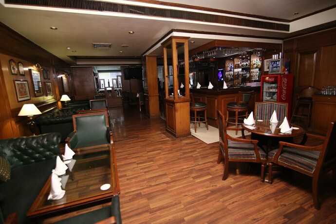 Imagen del bar/restaurante del Hotel President, Jalandhar. Foto 21