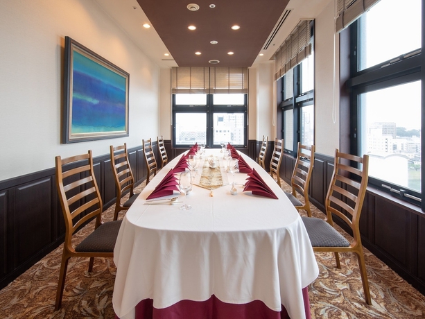 Imagen del bar/restaurante del Hotel President Mito. Foto 2