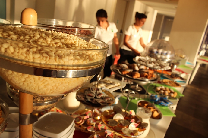 Imagen del bar/restaurante del Hotel President Palermo. Foto 3