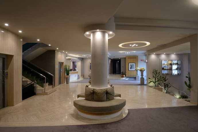 Imagen de los interiores del Hotel President Park. Foto 16