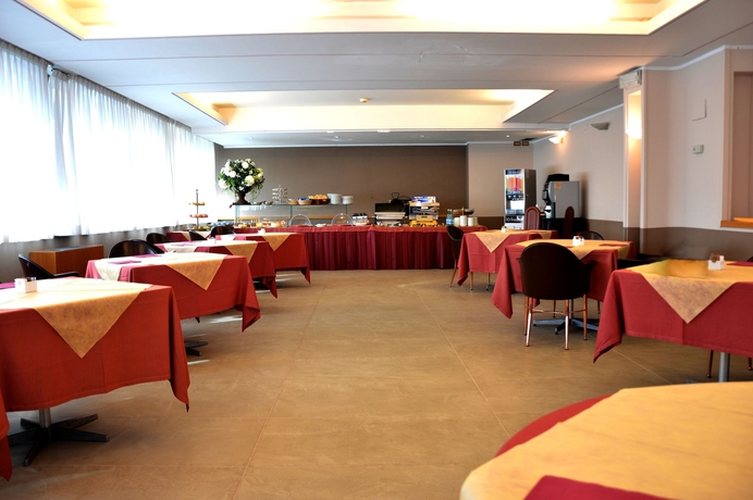 Imagen del bar/restaurante del Hotel President, Prato. Foto 2