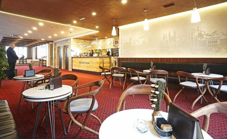 Imagen del bar/restaurante del Hotel President Sarajevo. Foto 2