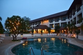Imagen de la piscina del Hotel President, Udon Thani. Foto 13