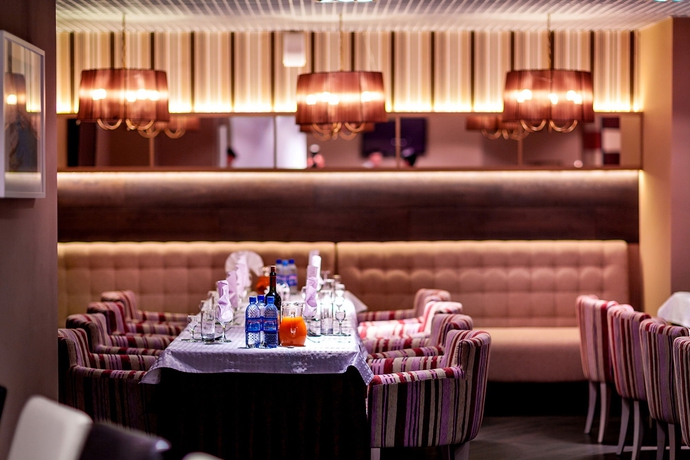 Imagen del bar/restaurante del Hotel President, Ufa. Foto 7