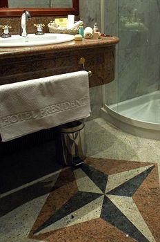 Imagen de la habitación del Hotel President, Zadar. Foto 10