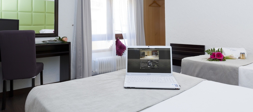 Imagen de la habitación del Hotel Presidente, Granada. Foto 13