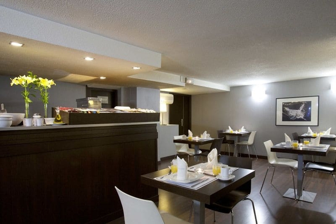 Imagen del bar/restaurante del Hotel Presidente, Granada. Foto 2