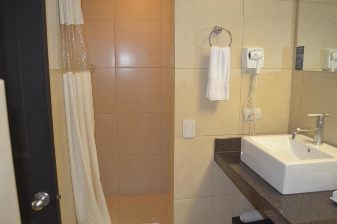 Imagen de la habitación del Hotel Presidente, San José. Foto 4