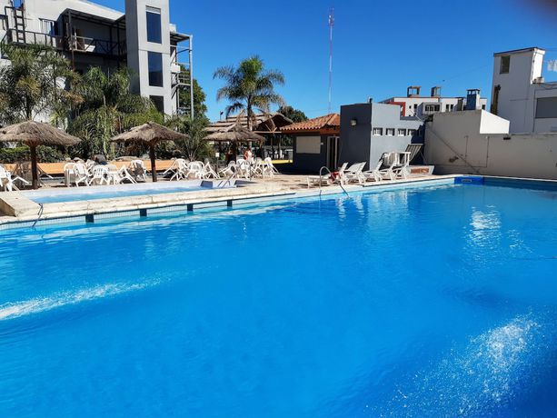 Imagen de la piscina del Hotel Presidente, VILLA CARLOS PAZ. Foto 7