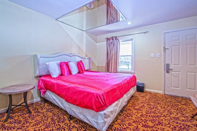 Imagen de la habitación del Hotel Presidential Inn and Suites. Foto 3