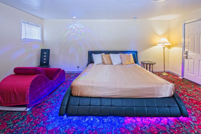 Imagen de la habitación del Hotel Presidential Inn and Suites. Foto 5