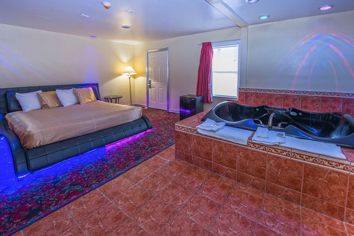 Imagen de la habitación del Hotel Presidential Inn and Suites. Foto 12