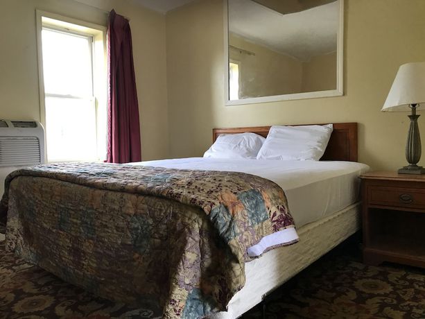 Imagen de la habitación del Hotel Presidential Inn and Suites. Foto 13