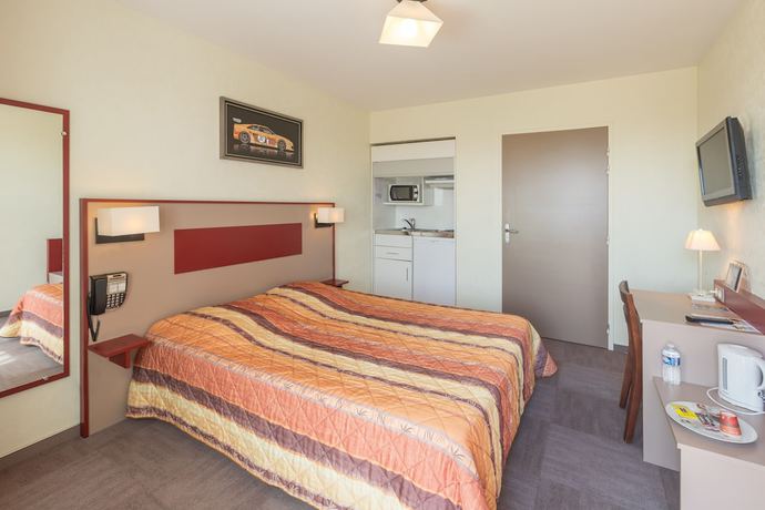 Imagen de la habitación del Hotel Pressoir H&ocirc;tel, Saint-Calais. Foto 16