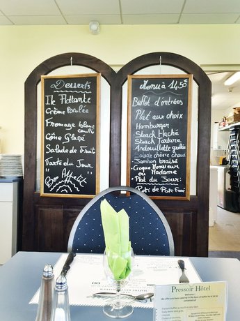 Imagen del bar/restaurante del Hotel Pressoir H&ocirc;tel, Saint-Calais. Foto 6