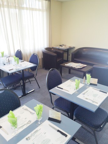 Imagen del bar/restaurante del Hotel Pressoir H&ocirc;tel, Saint-Calais. Foto 7