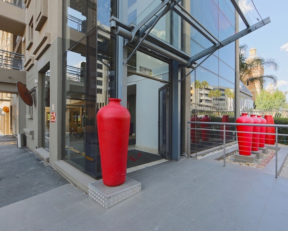 Imagen de los interiores del Hotel Prestige Apartment Sandton At Westpoint. Foto 18